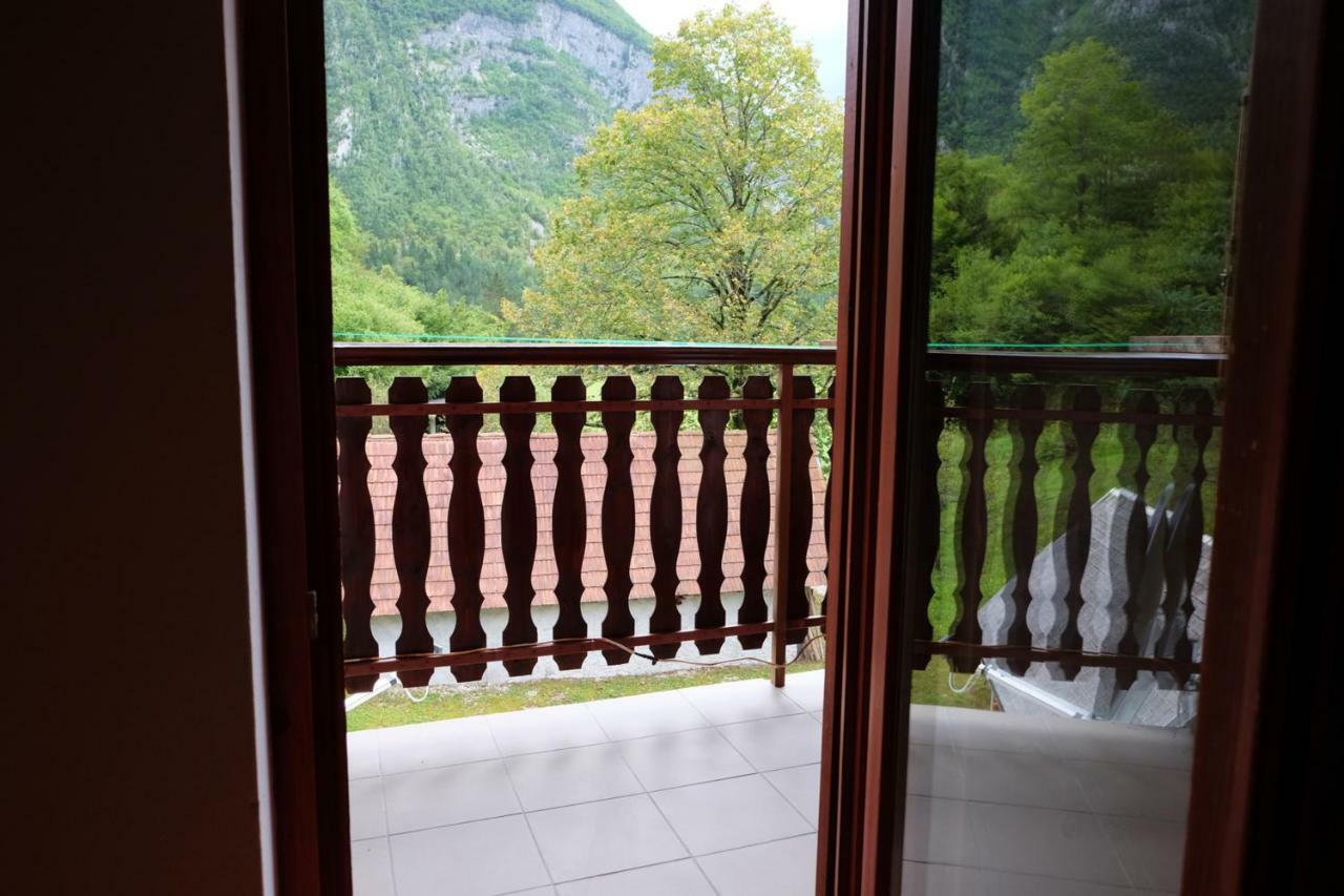 Hisa Patricija Appartement Soča Buitenkant foto